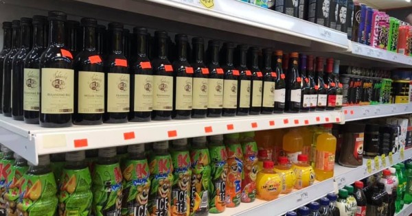 Thanh lý toàn bộ giàn kệ, trang thiết bị và hàng hoá Potraviny tại Brno