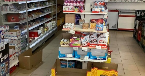 nhượng lại cửa hàng, diện tích bán hàng 150m, kho 90m vùng Zlín