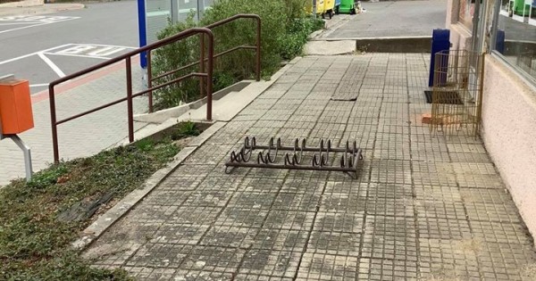 nhượng lại cửa hàng, diện tích bán hàng 150m, kho 90m vùng Zlín