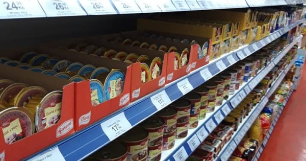 Nhượng lại cửa hàng 65m² , kho 10m², najem + nước 6600kc khu vực Česká Lípa