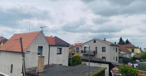 Bán cửa hàng 150m, kho rộng 100m, nhà ở có vườn rau nhỏ và bãi đỗ xe rộng