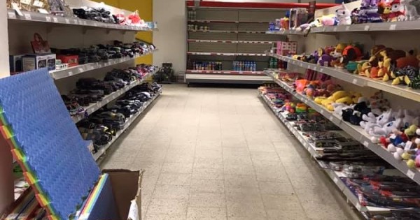 Cần thanh lý giàn giá đơn và giàn đôi 1m, tủ mát.