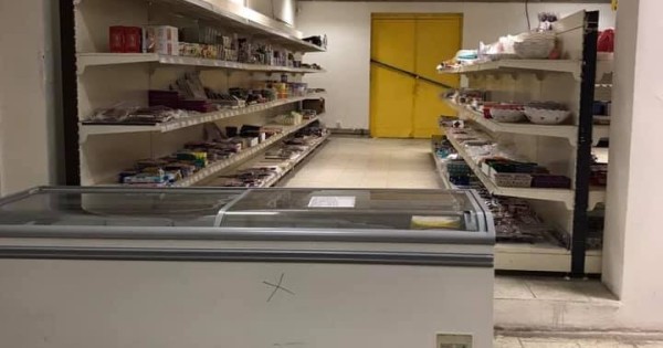 Cần thanh lý giàn giá đơn và giàn đôi 1m, tủ mát.