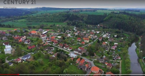 Cần bán BĐS gồm Potraviny và nhà ở, khu vực Vlastějovice, Kutná Hora