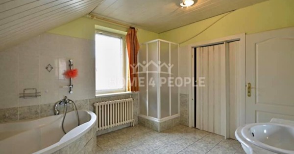 Bán nhà barak chính chủ ở thành phố Caslav diện tích 488m2