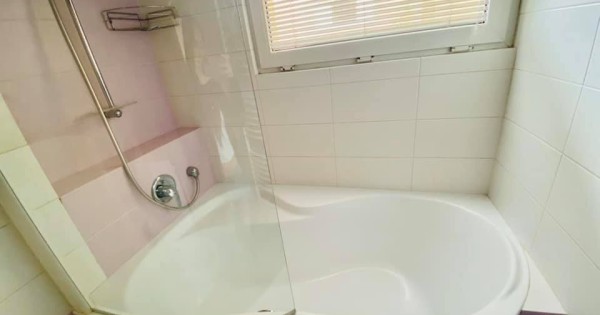 Nhà 4+KK đẹp tại Libus cách chợ Sapa 4 bến bus còn 2 phòng trống to cho thuê