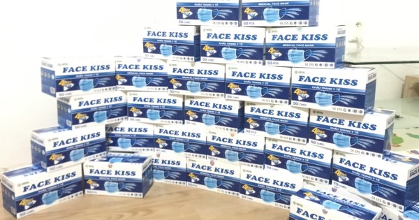 Bán khẩu trang y tế 4 lớp kháng khuẩn cao cấp Face Kiss