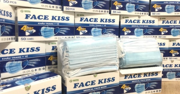 Bán khẩu trang y tế 4 lớp kháng khuẩn cao cấp Face Kiss