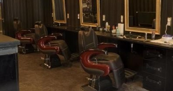 Sang nhượng HĐ tiệm tóc , Nail , Massage , Dlouhá - Praha 1