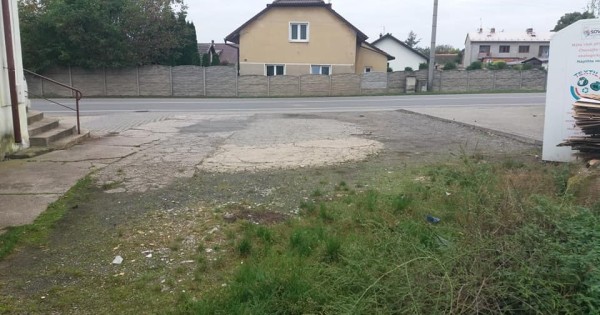 Bán 2 cửa hàng potraviny cộng sản làng không cạnh tranh