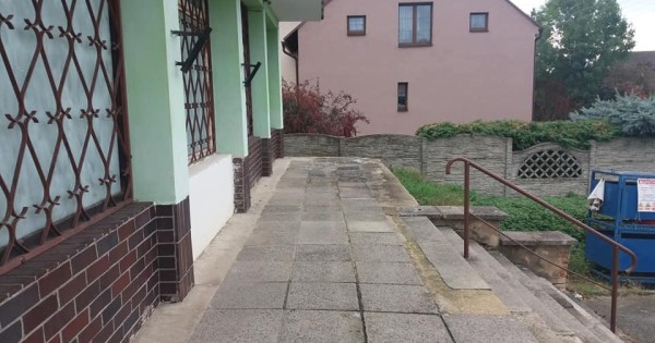 Bán 2 cửa hàng potraviny cộng sản làng không cạnh tranh