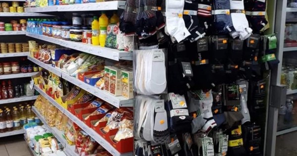 Nhượng cửa hàng nhỏ dt 71m2 làng 1.300 dân cách Brno 40km