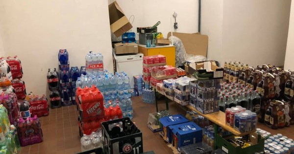 Nhượng lại cửa hàng pot thuê của uỷ ban đã hoạt động được hơn 8 năm,dt khoảng 60m2