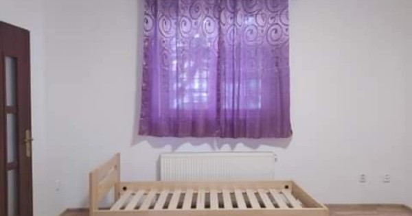 Nhà 4+kk ở plzen, gần bến xe trojebus 13 muốn cho thuê lâu dài.