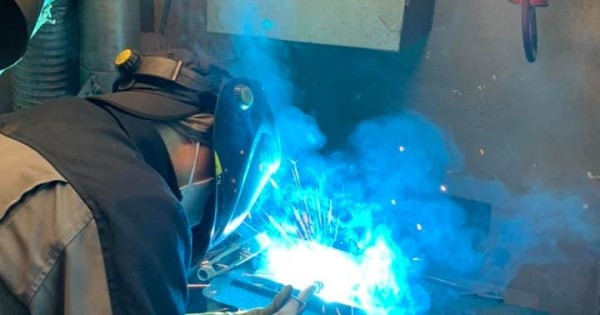 Cần tuyển thợ hàn CO2 vào nhà máy  ở TP Ostrava, Plzeň, Nymburk, Louny