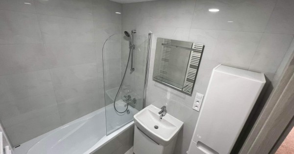 Cần Cho thuê nhà byt 2+kk, Praha 4