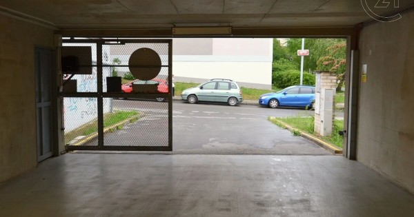 Bán gara gần metro Lužiny