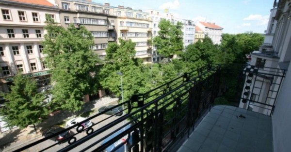 BYT cho thuê 3+1,112m2 Praha 7 U studánky gần tramvaj
