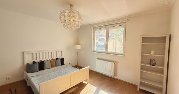 Căn hộ độc đáo 3 phòng (2 phòng ngủ + bếp) với sân vườn riêng trong khu vực yên tĩnh