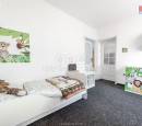 Cho thuê 1 phòng rộng 25m2, giá 7500kc/tháng tại Praha 2