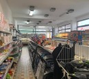 Bán cửa hàng 150m, kho rộng 100m, nhà ở có vườn rau nhỏ và bãi đỗ xe rộng