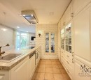 Căn hộ độc đáo 3 phòng (2 phòng ngủ + bếp) với sân vườn riêng trong khu vực yên tĩnh