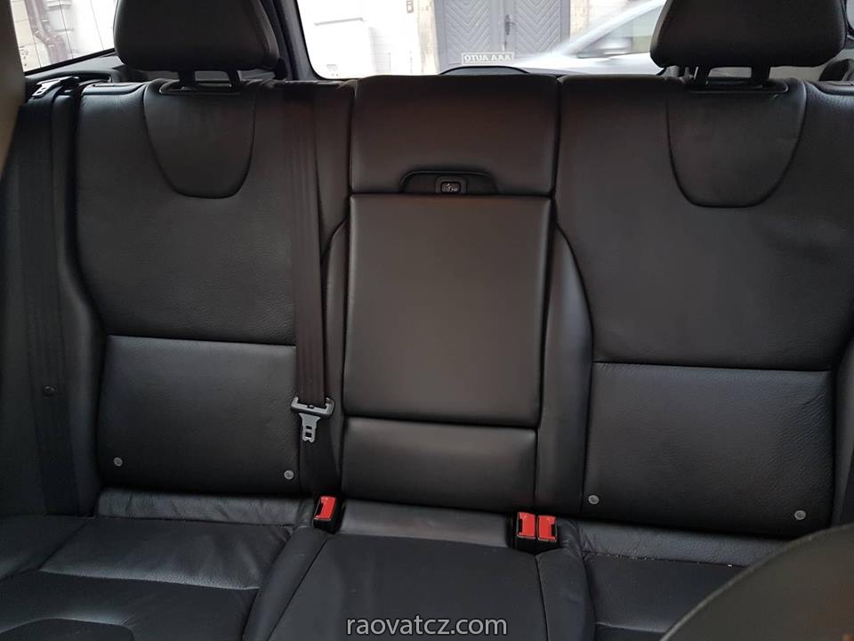 Bán xe Volvo XC60 số tự động đời 2010 chạy 140.000 km