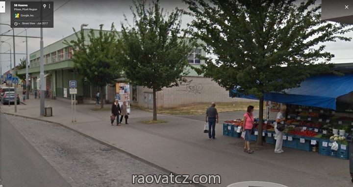Bán quầy hoa quả ngay cạnh bến xe chính TP Plzen