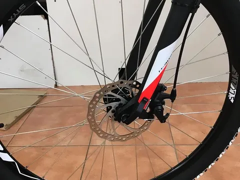Em cần bán 2 xe đạp địa hình