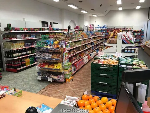 Nhượng lại rất nhiều cửa hàng của Tây địa điểm cực đẹp tại Praha