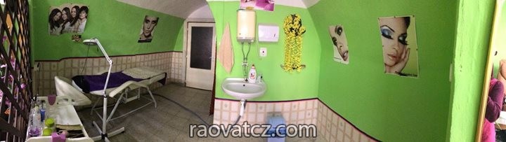 Cần nhượng tiệm Nails trung tâm quảng trường gần OLOMOUC