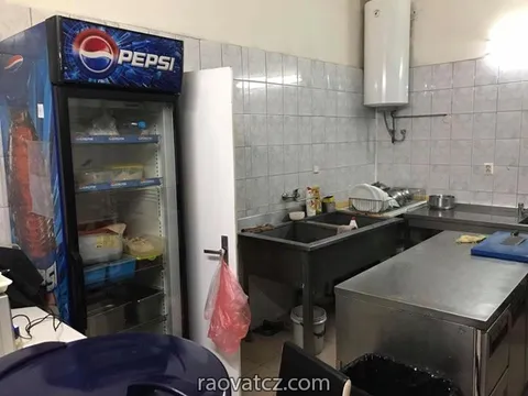 Cần nhượng lại quán ăn tại thành phố Písek gần quảng trường
