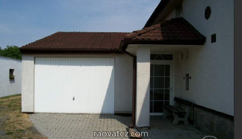 Bán diện tích kinh doanh kèm nhà ở tổng 1.456m2, cách Plzeň 15km