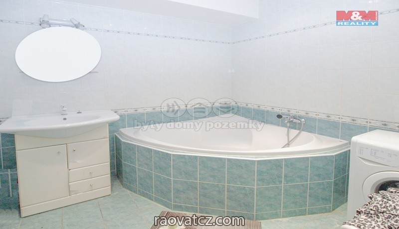 Bán cửa hàng cùng nhà ở Praha 9, Černý Most
