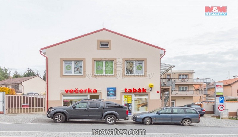Bán cửa hàng 44 m2 tại Mnichovice, Praha, vị trí quảng trường