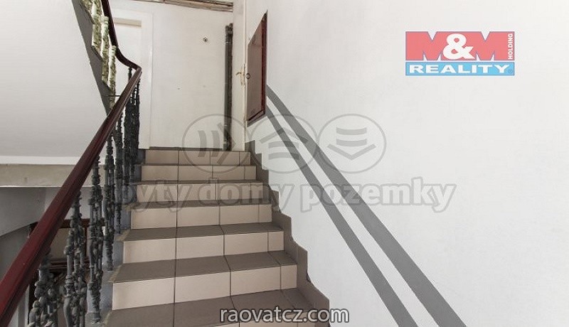 Bán nhà trên ở dưới bán hàng, Kladno, phố Ivana Olbrachta
