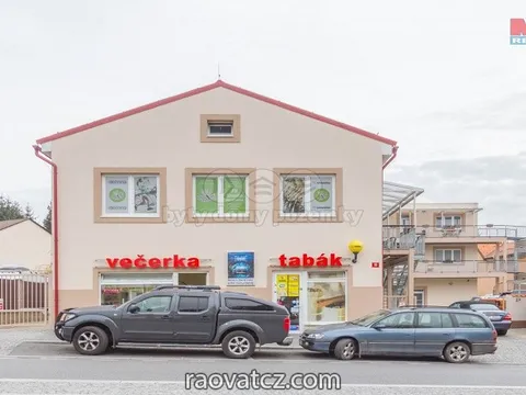 Bán cửa hàng 44 m2 tại Mnichovice, Praha, vị trí quảng trường