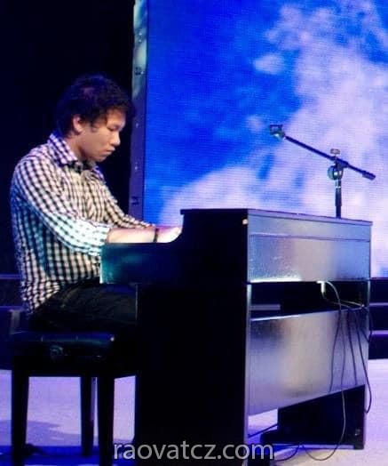 TT SonHuong Music Mở lớp dạy đàn Keyboard cho mọi lứa tuổi tại Praha.