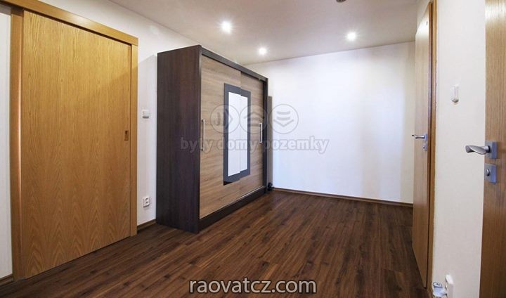 Bán Byt 3+kk,đã sửa rất đẹp DT 67m2, Praha 4 Modřany ra Sapa 6 min, đi kacerov 8