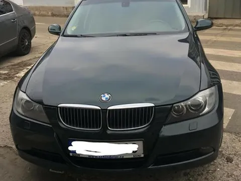 Bán xe BMW 325i, đời 2005 mới chạy 150k km
