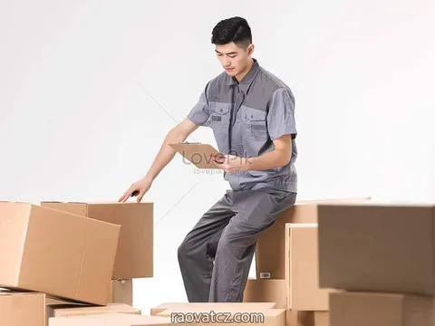 Nhân viên làm kho tại chợ Sapa