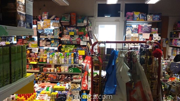 Nhượng lại CH Drogerie 130m2 thu nhập sạch 80ng/th, đã hoạt động 20 năm tại phố chính Praha 4 Nusle