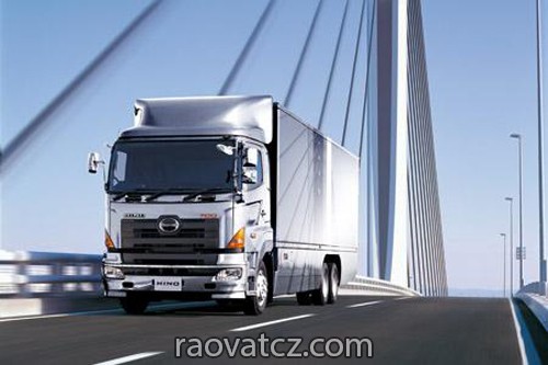 Cần tuyển 1 nam biết lái xe, 1 nữ bán hàng có thể là sinh viên làm tại Praha 5