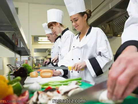 Cần tìm nhân viên tính tiền Kasa và đầu bếp quán ăn centrum Brno