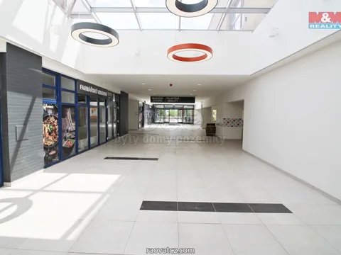 Cho thuê cửa hàng 242 m2, Praha 5 - Stodůlky
