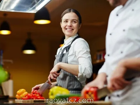 Quán Việt mlada boleslav tìm phụ bếp cơm rang mỳ xào 35-40 bao ăn
