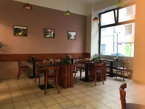 Nhượn lại bistro, giữa khu trạm xá, văn phòng, bảo hiểm, cấp 2, gym..