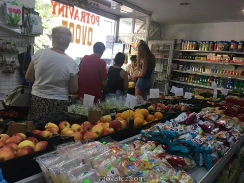 Chuyển nghề Nail nên nhượng lại cửa hàng rau quả ở Louny