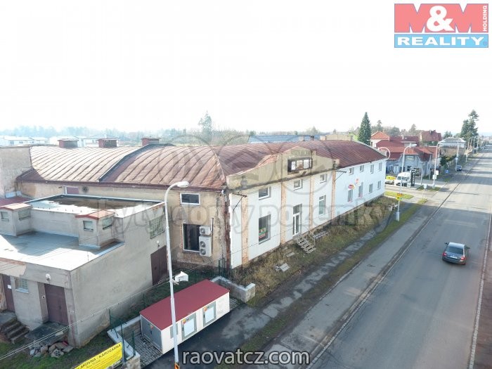Cho thuê cửa hàng 250 m2, trong trung tâm mua sắm ở Kostelec nad Č. Lesy
