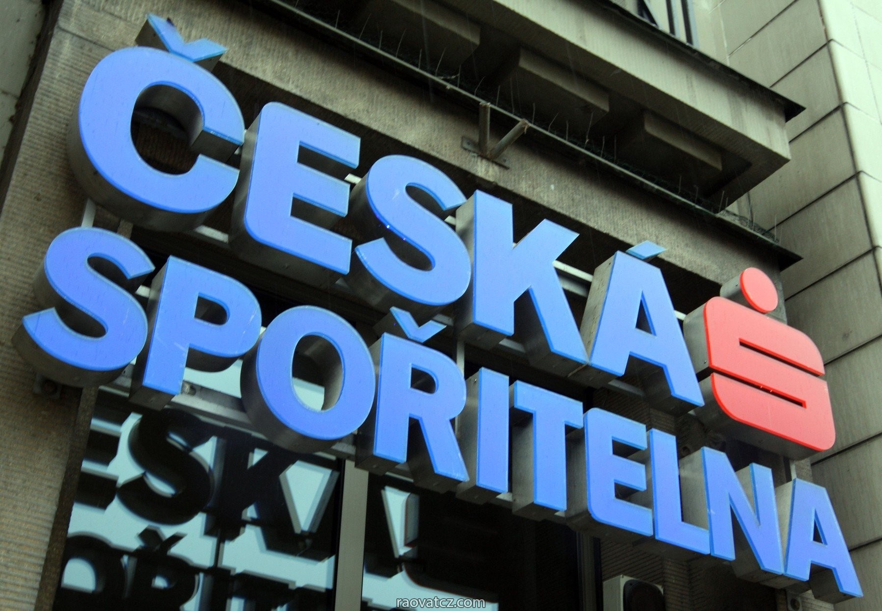 Nhà băng Česká spořitelna Praha cần tuyển 1 nhân viên biết tiếng Việt - Séc